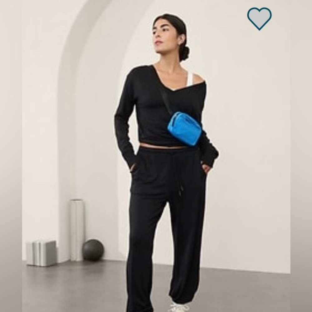 Athleta Tranquil Sweatshirt XL Black